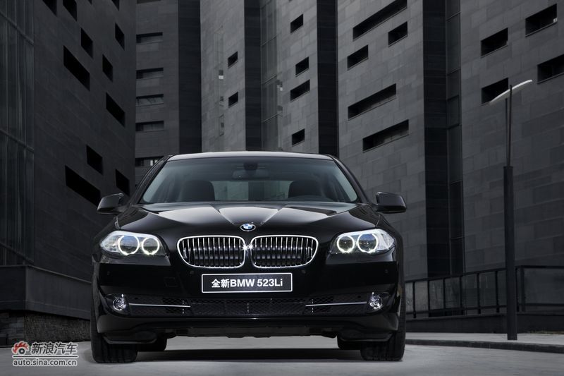 bmw523
