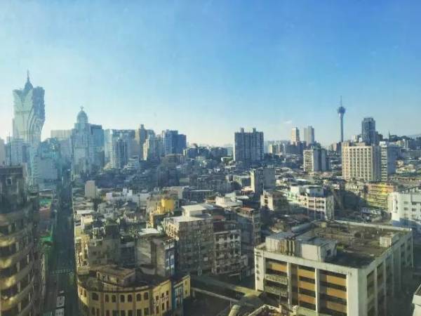 2025新澳门精准资料免费,澳门作为一个充满魅力的城市，一直以来都吸引着人们的目光。随着时代的变迁，澳门也在不断的发展变化中。本文将介绍关于澳门未来的发展趋势和变化，重点关注关键词澳门精准资料免费，探讨其背后的意义和价值。同时，本文还将介绍澳门的历史背景和文化特色，为读者呈现一个丰富多彩的澳门。