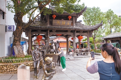 2025新奥门资料大全138期,澳门作为中国的特别行政区，拥有丰富的历史文化和充满活力的现代风貌。随着时代的发展，澳门也在不断变革与进步，展现出新的面貌。本文将围绕澳门资料大全这一主题展开，介绍澳门的历史文化、经济发展、旅游资源以及未来展望等方面的信息，旨在为读者提供一个全面而深入的视角，了解这座城市的魅力所在。