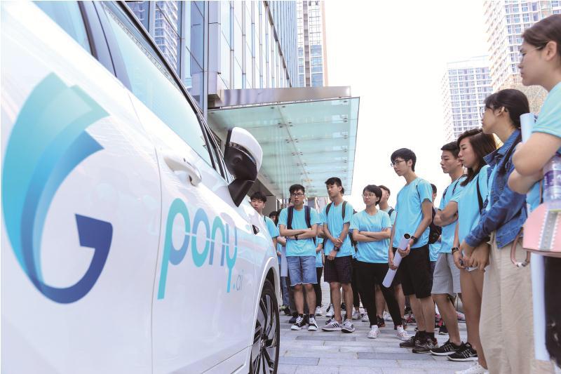 2025香港免费精准资料,探索未来香港，精准资料的免费共享之路（至2025年）