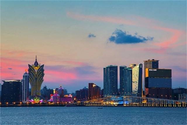 2025澳门6合彩官方网,关于澳门博彩业的发展与展望，聚焦澳门六合彩官方网在2025年的未来展望