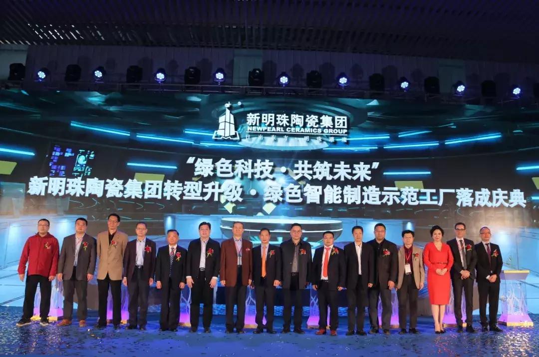2025香港正版资料免费看,探索香港资讯，免费获取正版资料的未来之路（2025展望）